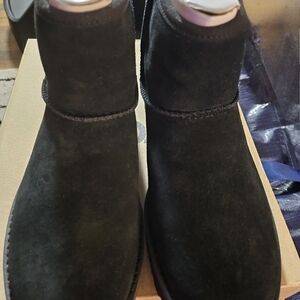 UGG Women's Classic Mini Logo Zip Black